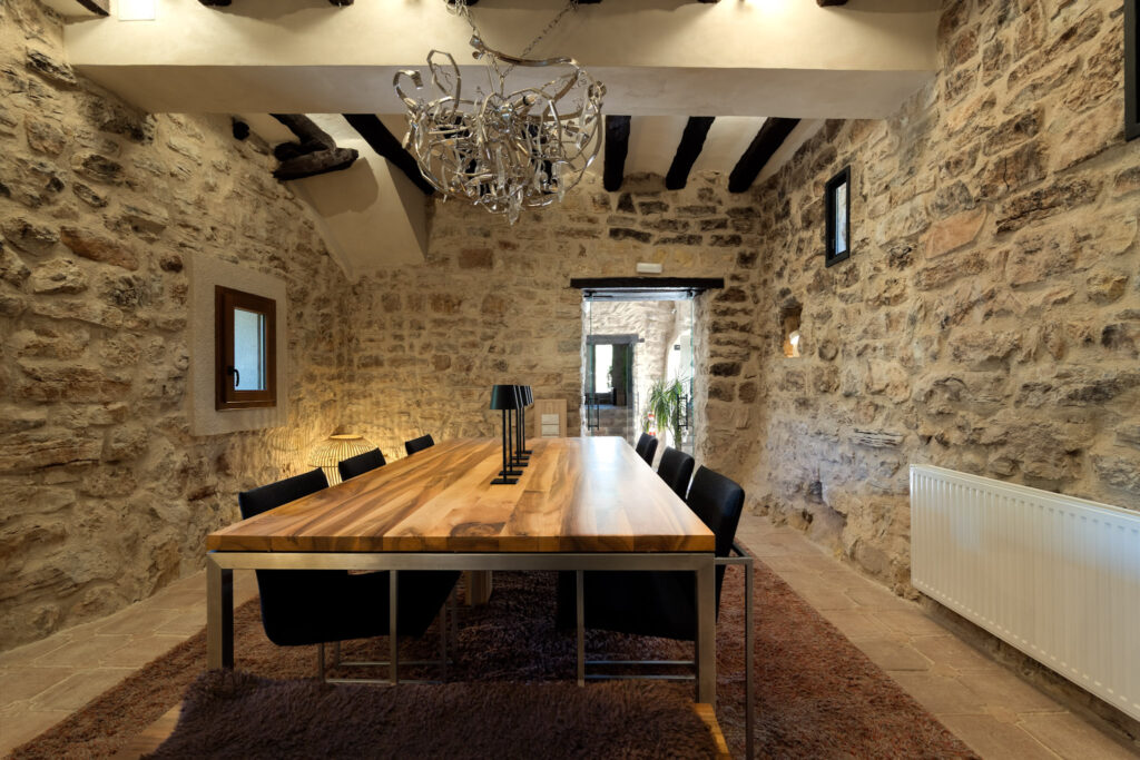 Inside — Torres de Selma
